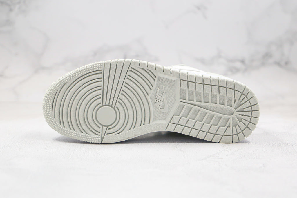 Air Jordan 1 Low Bege
