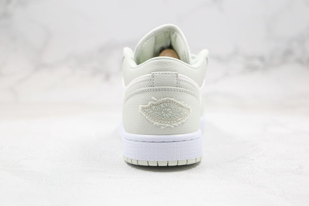 Air Jordan 1 Low Bege