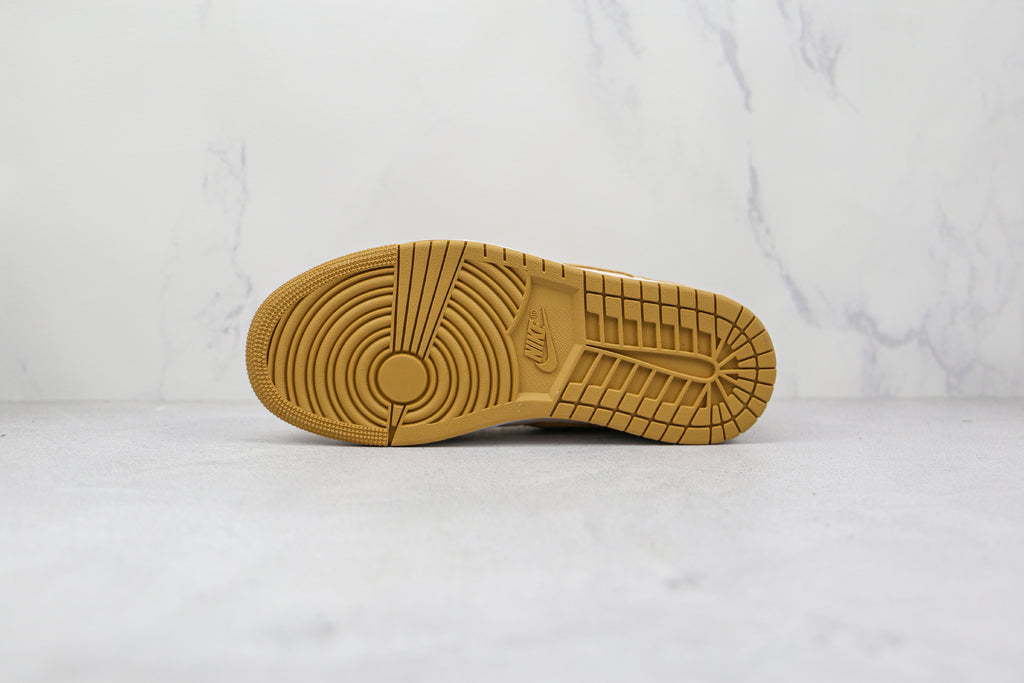 Air Jordan 1 Low Bege