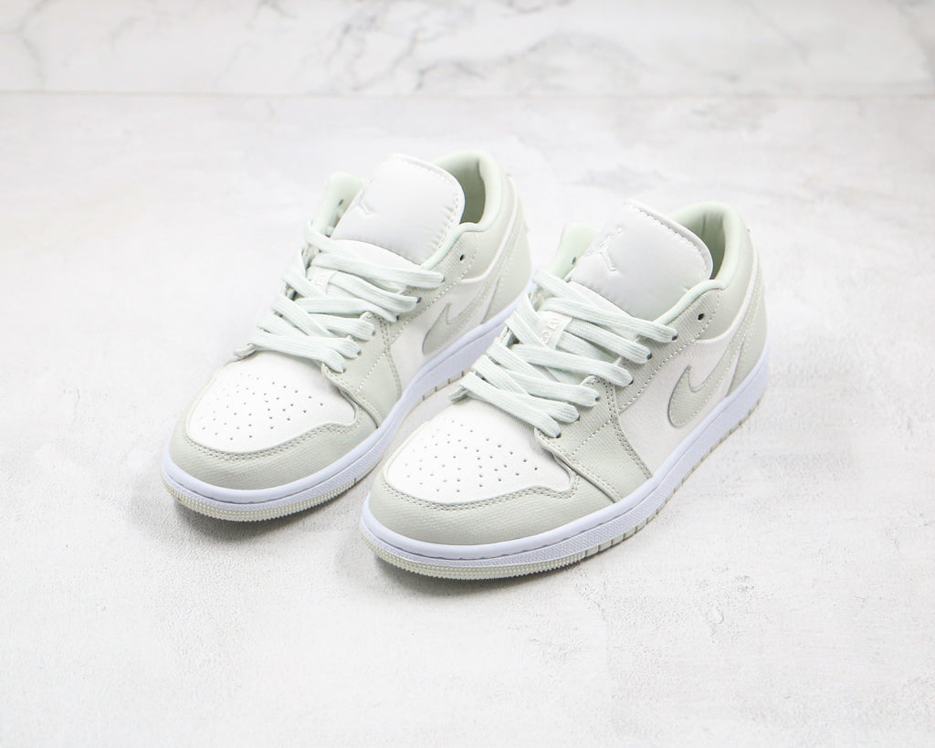 Air Jordan 1 Low Bege